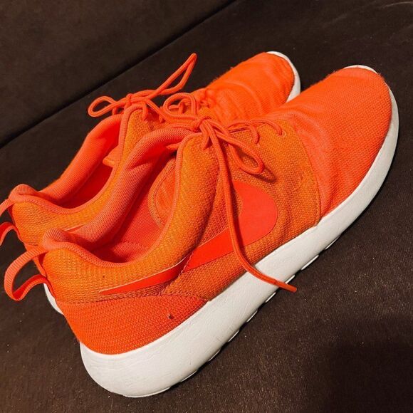 Bright Orange Nike Roshe Run Mens 10.5 US 44.5 EUR Fabric Mesh Uppers White sole - Picture 6 of 15